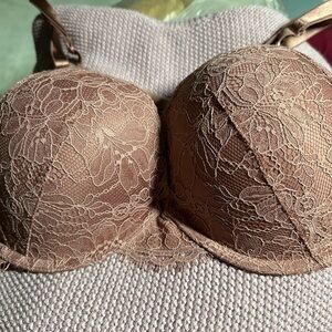 Victoria’s Secret push up bra like new 38DD